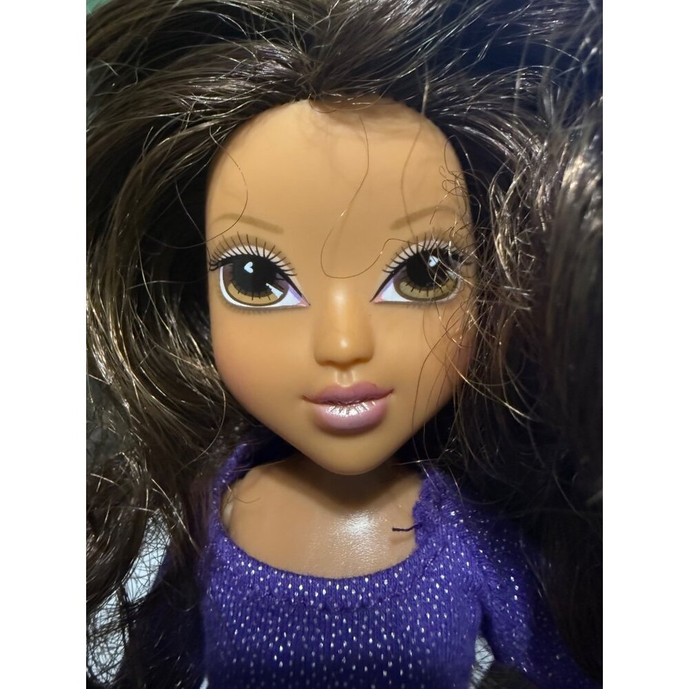 MGA Moxie Girlz Brunette Doll Purple Sparkle Top Denim Leggings Sneakers 10"